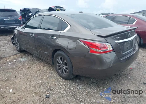 2015 Nissan Altima 2.5/S/Sv/Sl z USA, uszkodzony, nr VIN 1N4AL3AP4FC468254